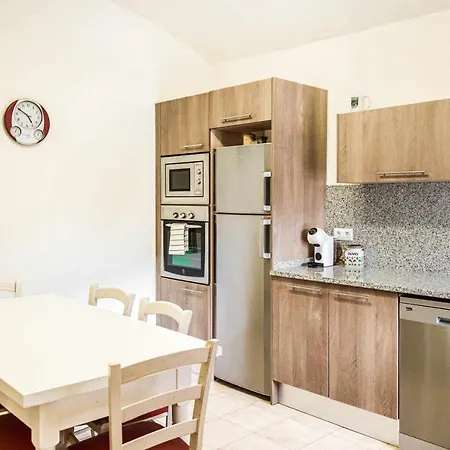 Janot Casa Con Jardin Cerca Del